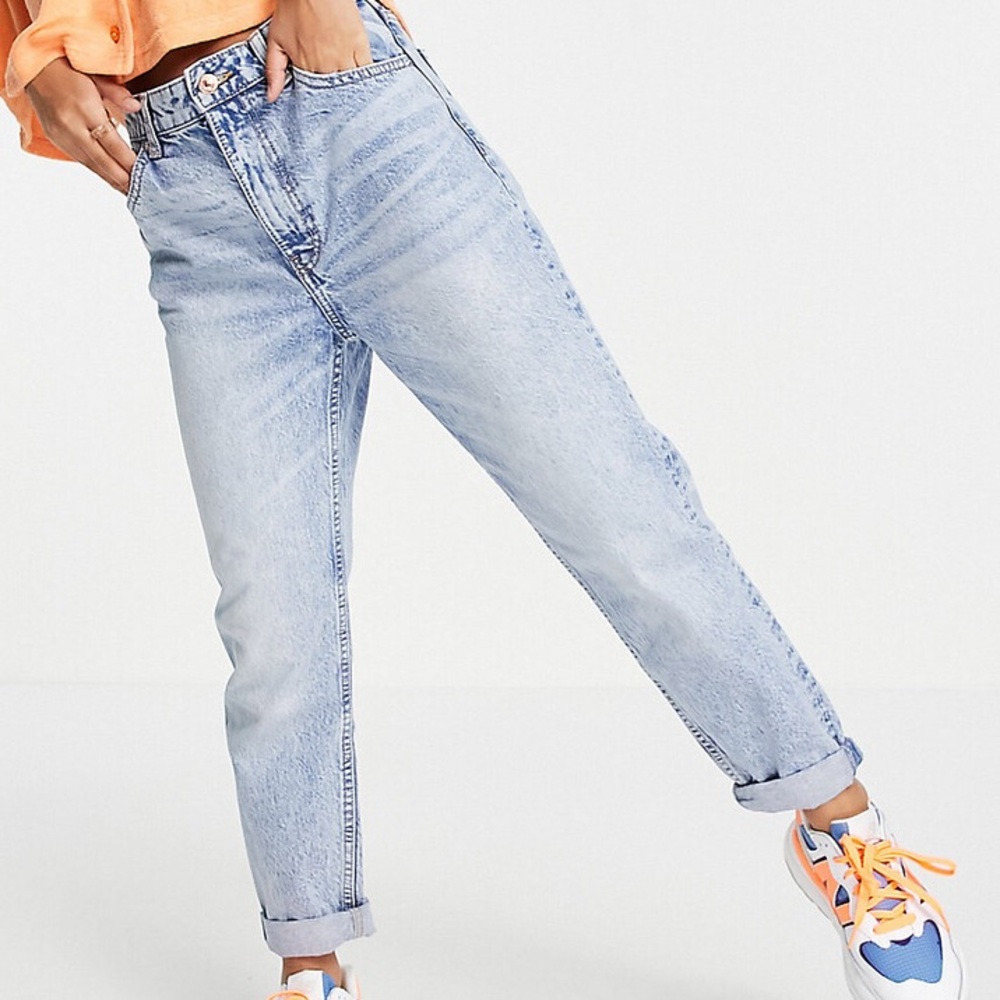 NWT Bershka Mom Jeans 26 Tall